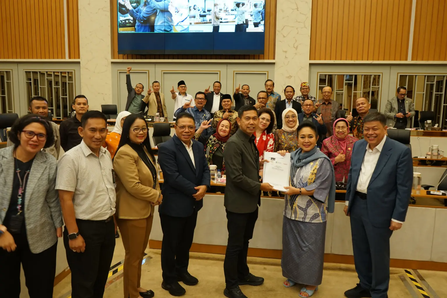 Foto Pak Kaban dengan Pimpinan DPR
